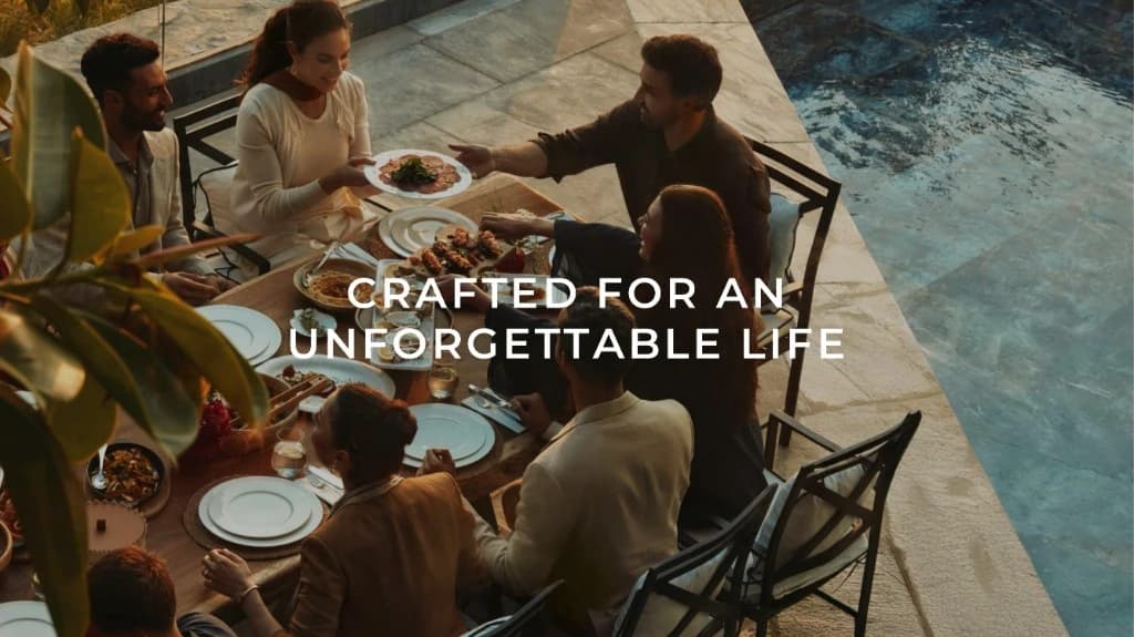 Outdoor dining and waterfront lifestyle at Marsa Al Saadiyat on Saadiyat Island, Abu Dhabi